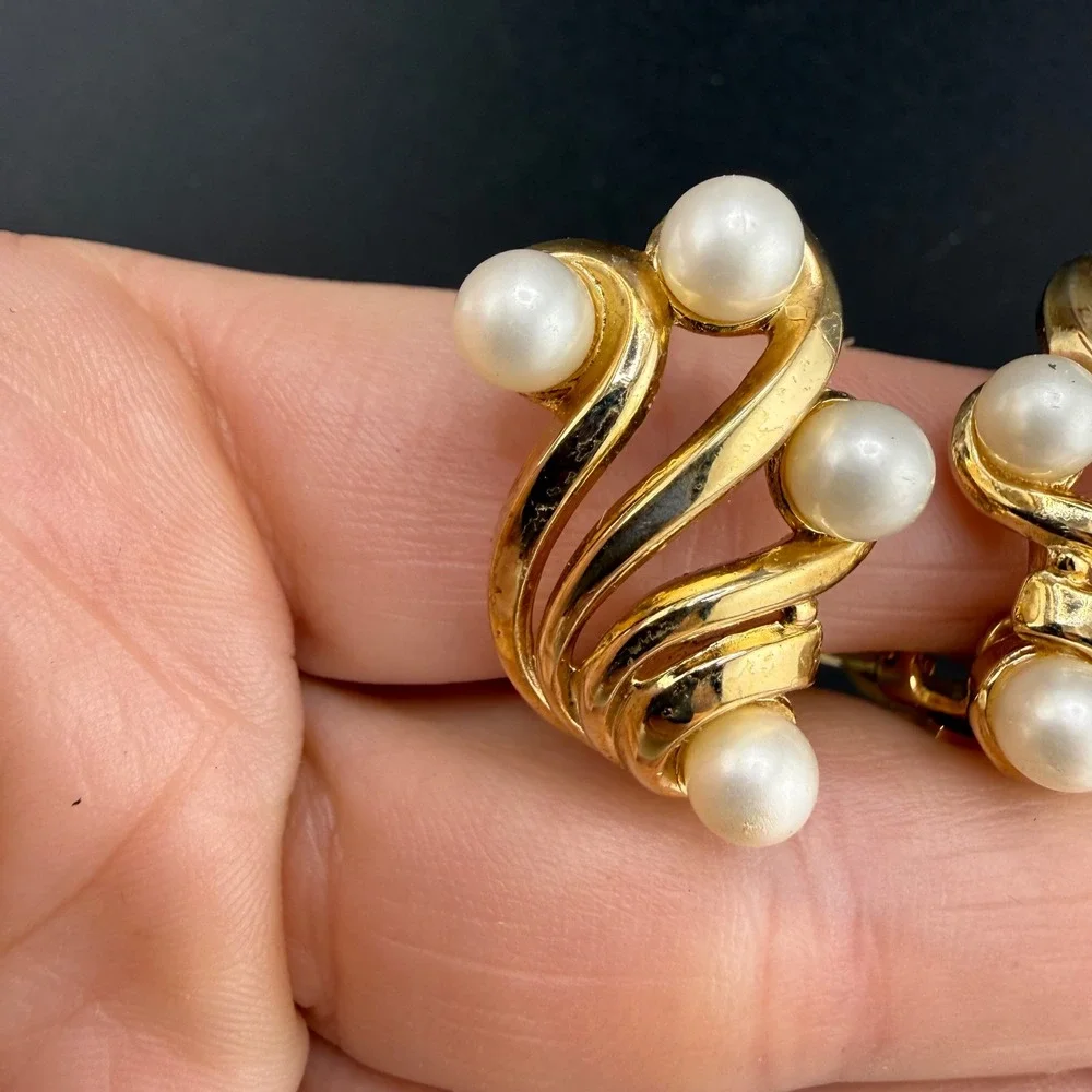 Vintage Trifari Clip On Earrings Gold Tone White Faux Pearl Swirl